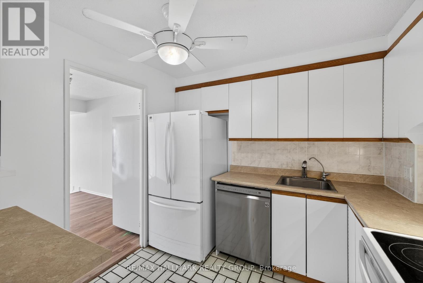 306 - 415 Greenview Avenue