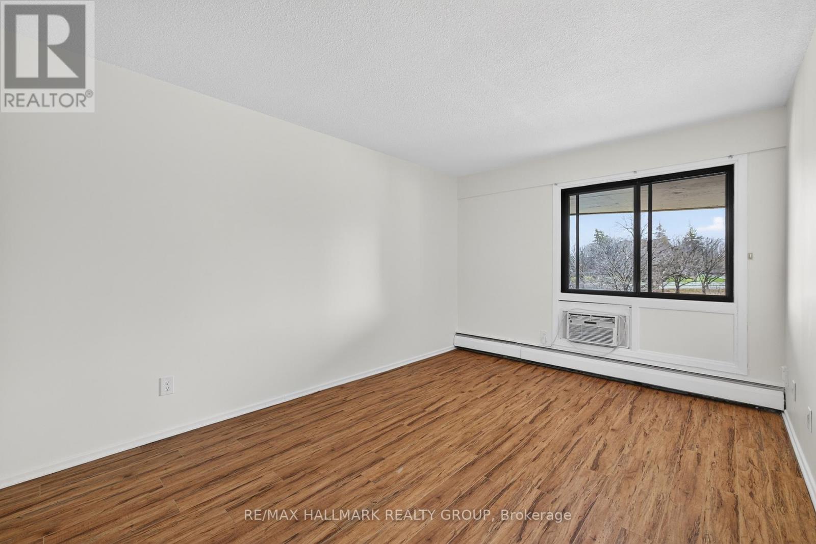 306 - 415 Greenview Avenue