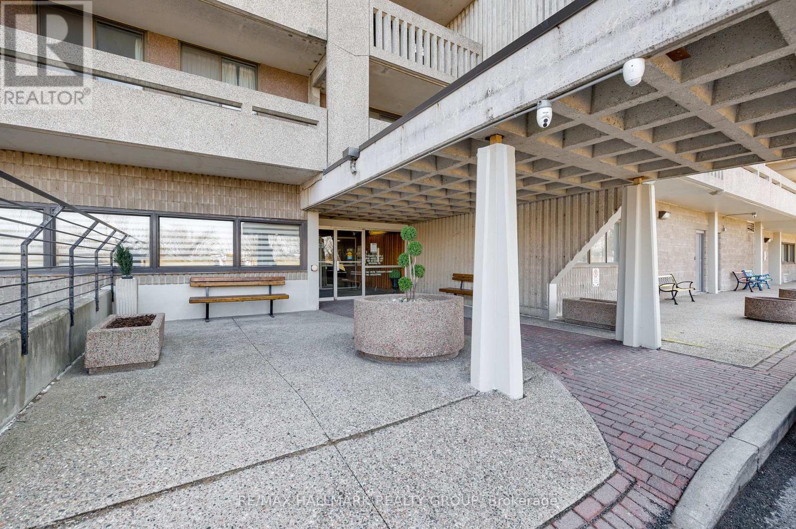 306 - 415 Greenview Avenue