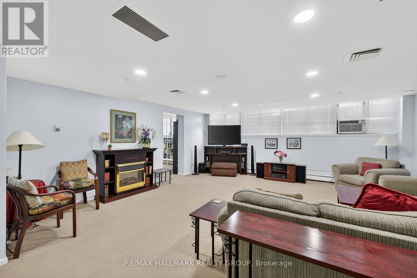 306 - 415 Greenview Avenue