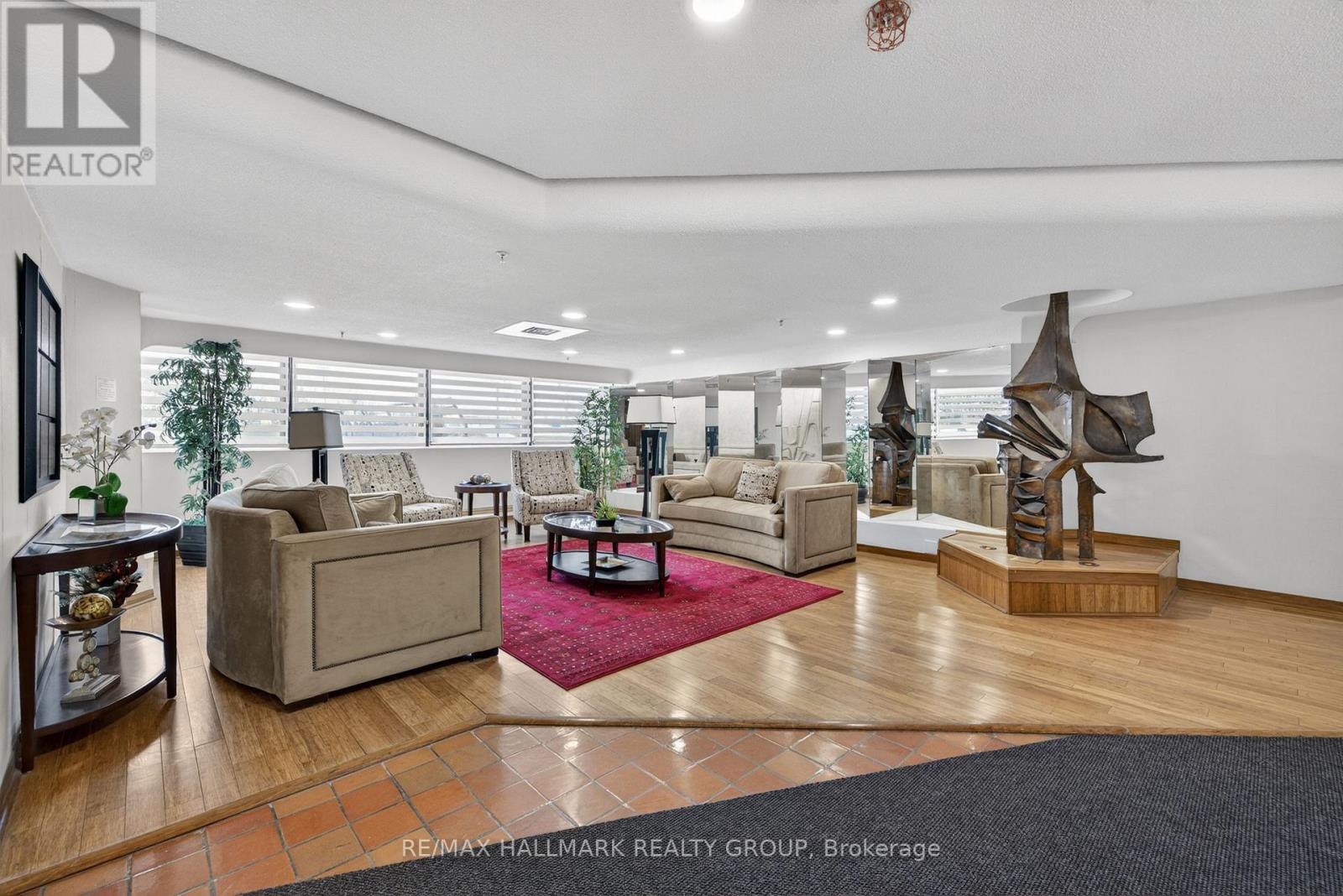 306 - 415 Greenview Avenue