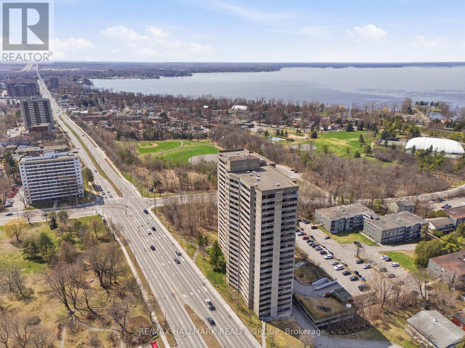 306 - 415 Greenview Avenue