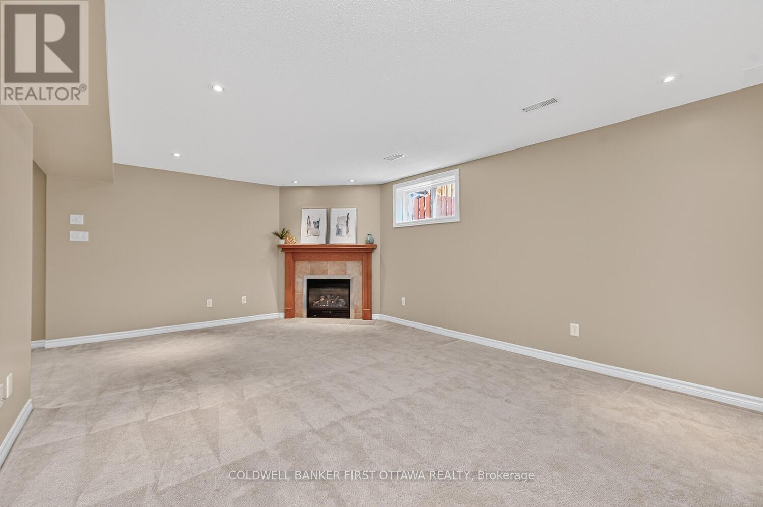 102 Windance Crescent