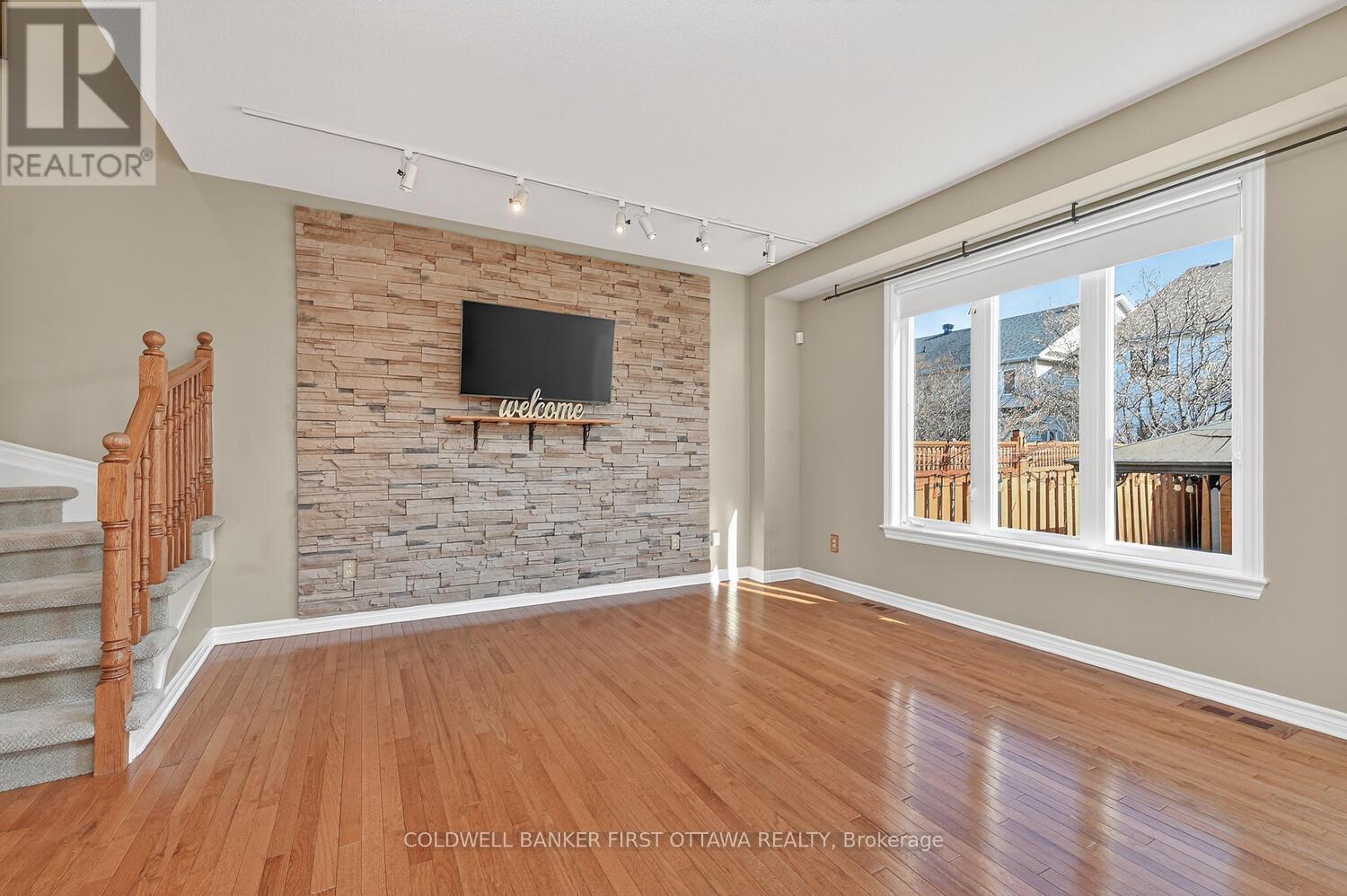 102 Windance Crescent