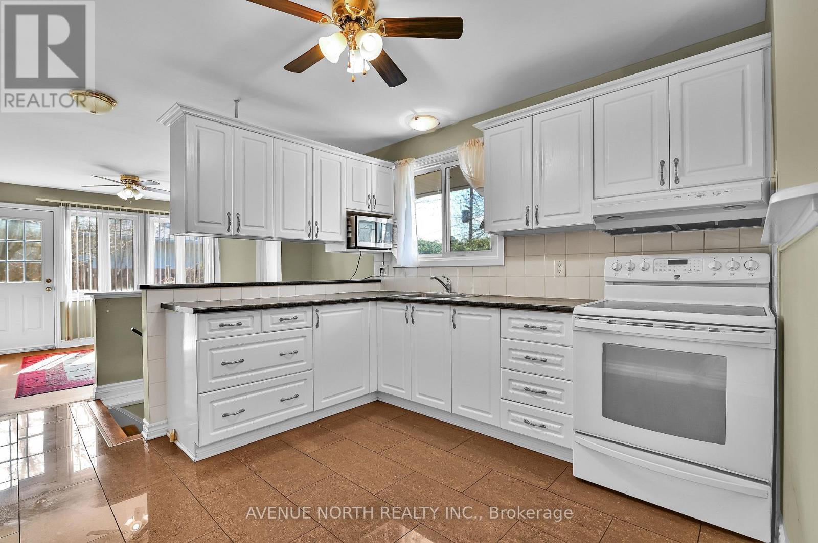 980 Wiseman Crescent