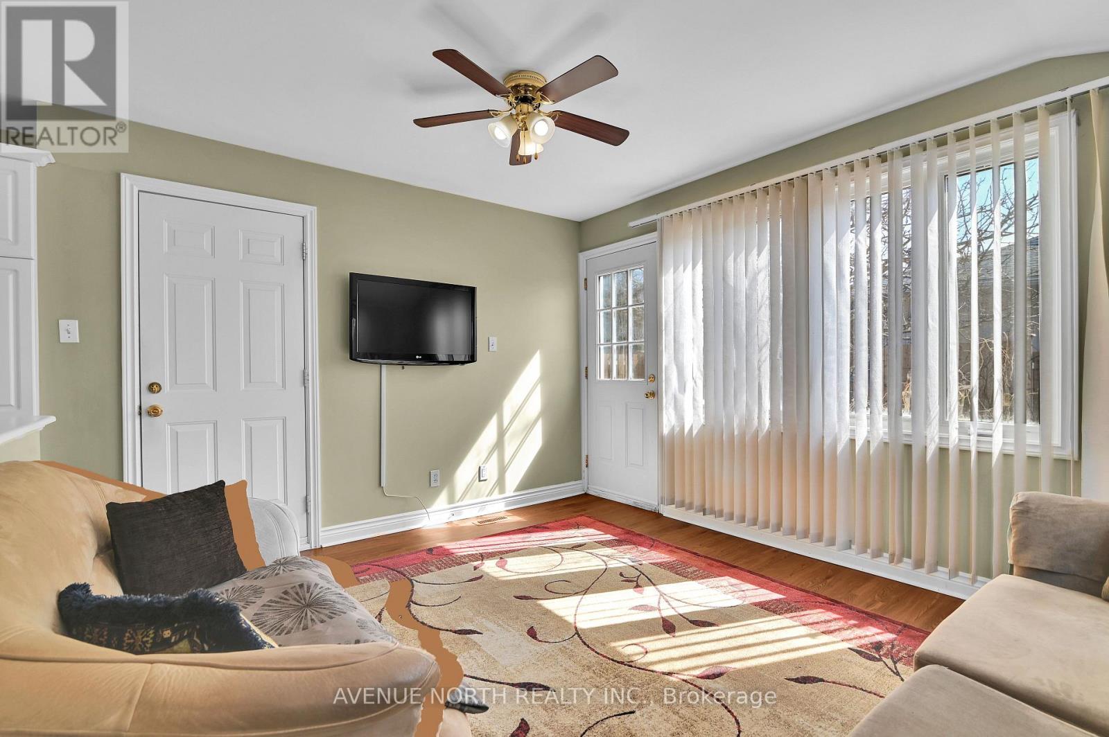 980 Wiseman Crescent