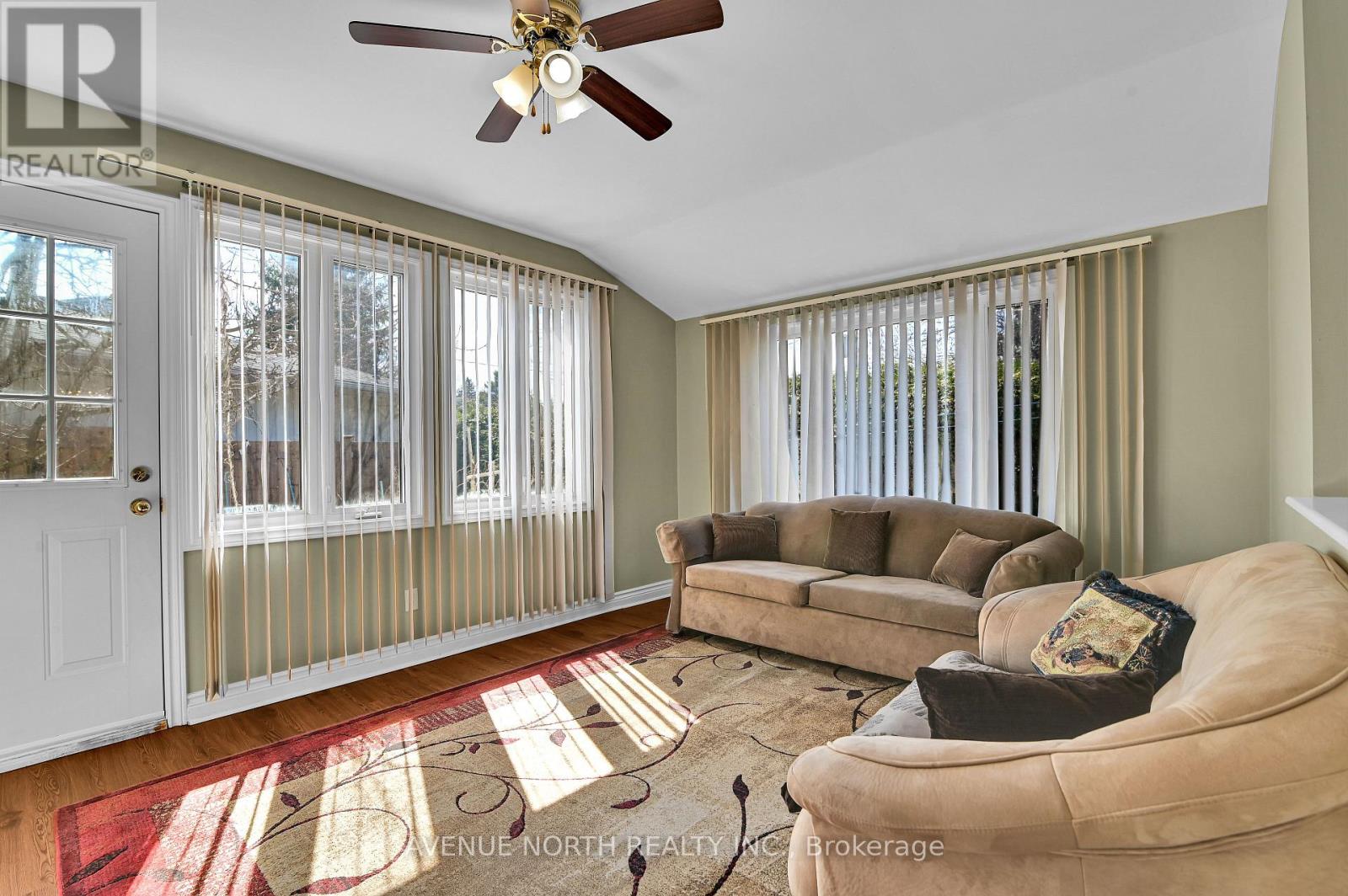 980 Wiseman Crescent