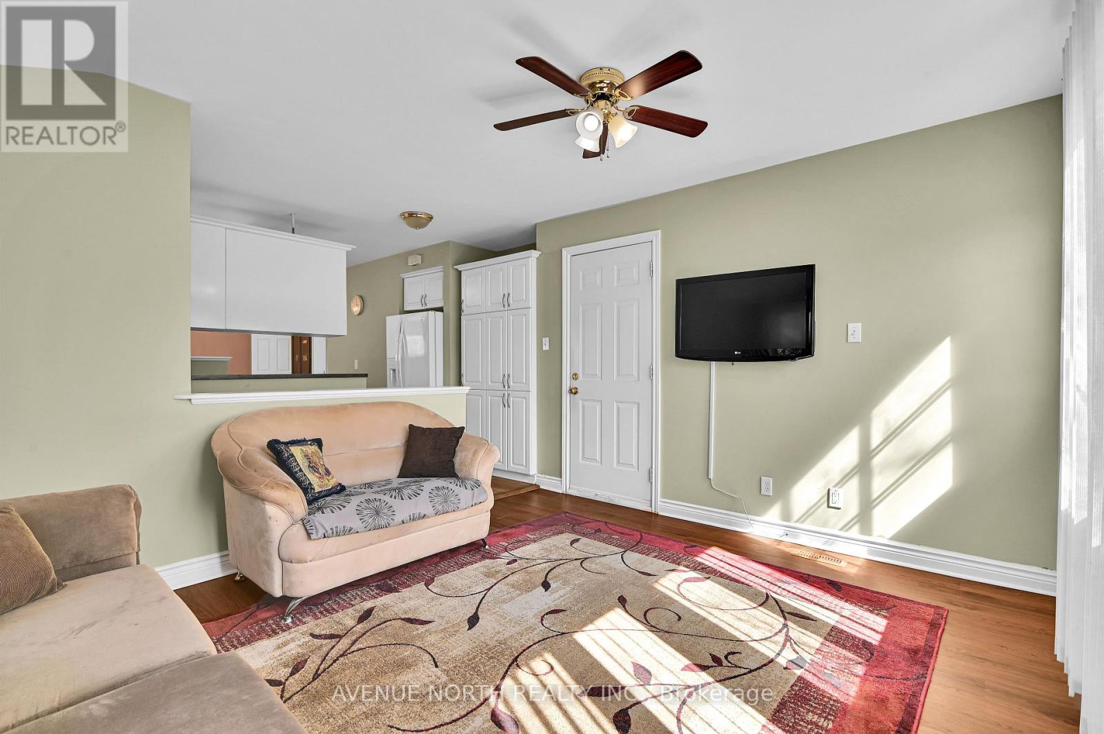 980 Wiseman Crescent