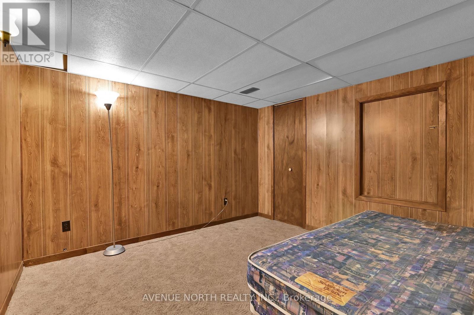 980 Wiseman Crescent