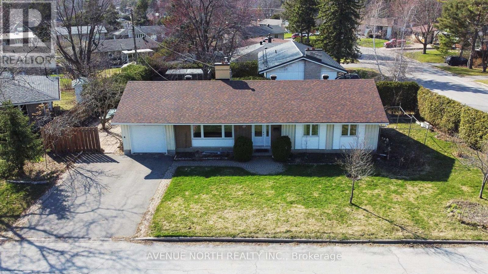 980 Wiseman Crescent