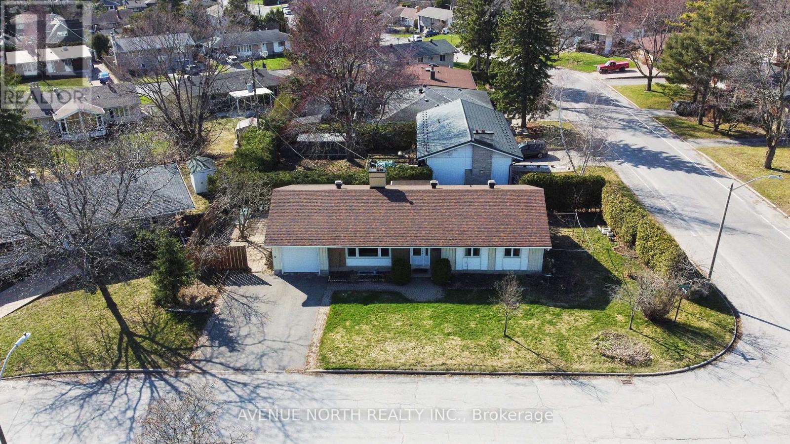 980 Wiseman Crescent