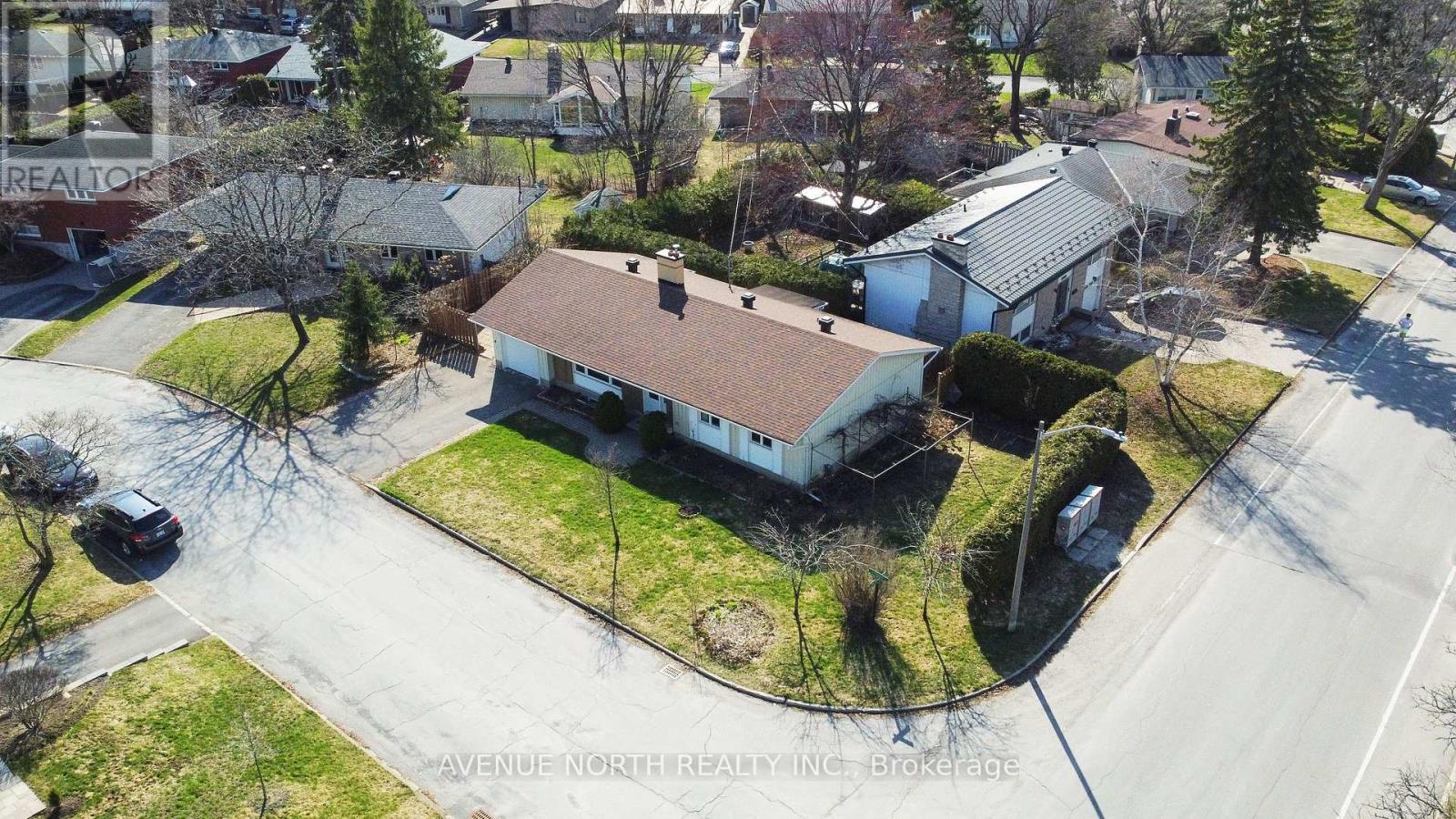 980 Wiseman Crescent