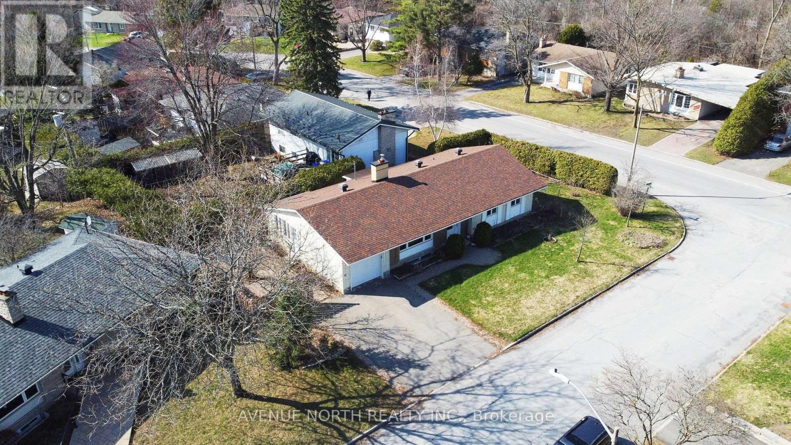 980 Wiseman Crescent