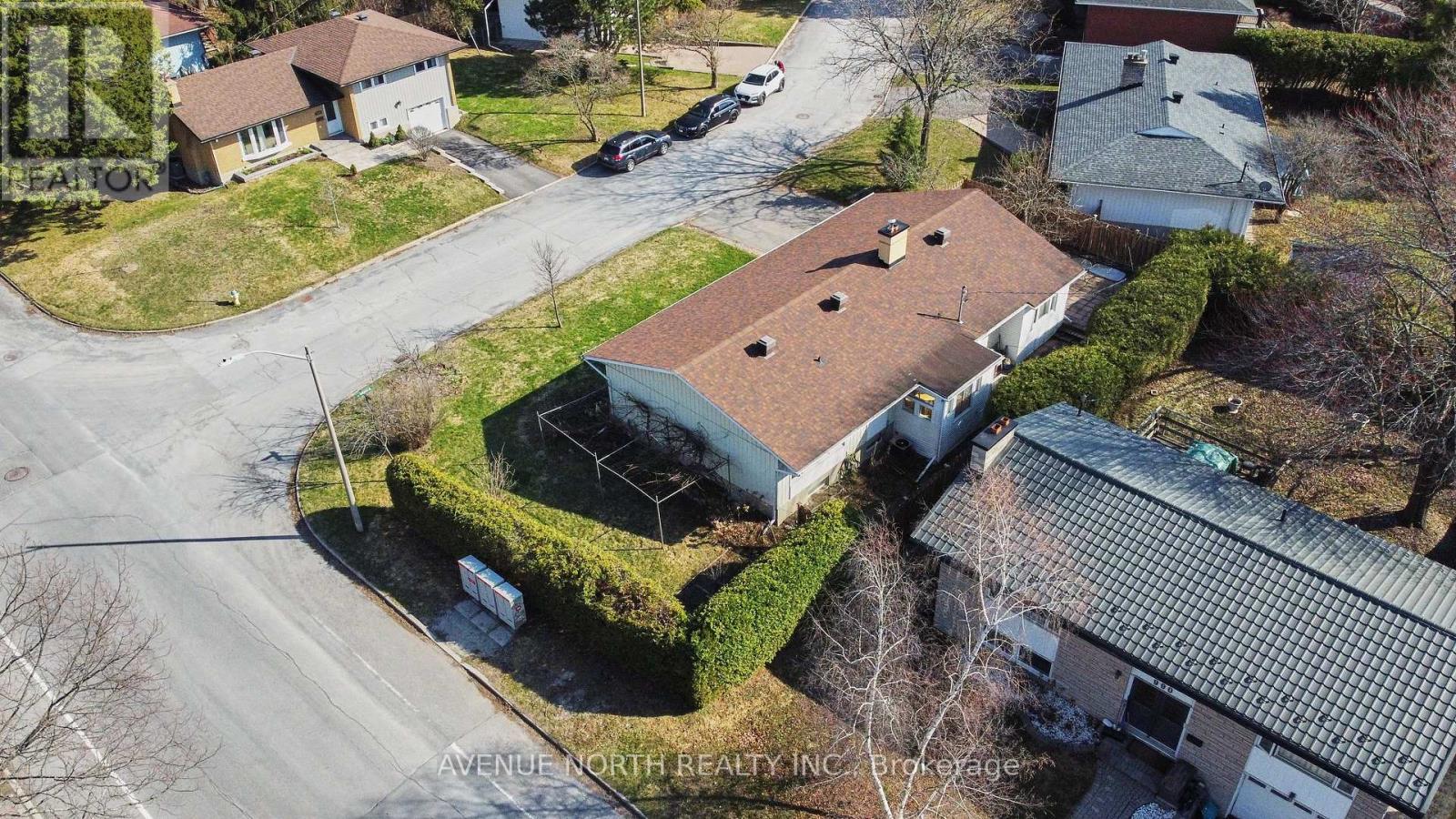 980 Wiseman Crescent