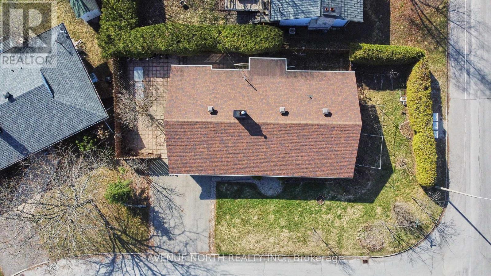 980 Wiseman Crescent