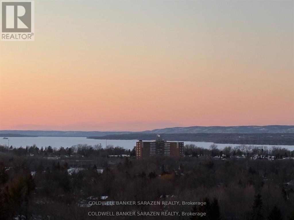 1215 - 80 Sandcastle Drive