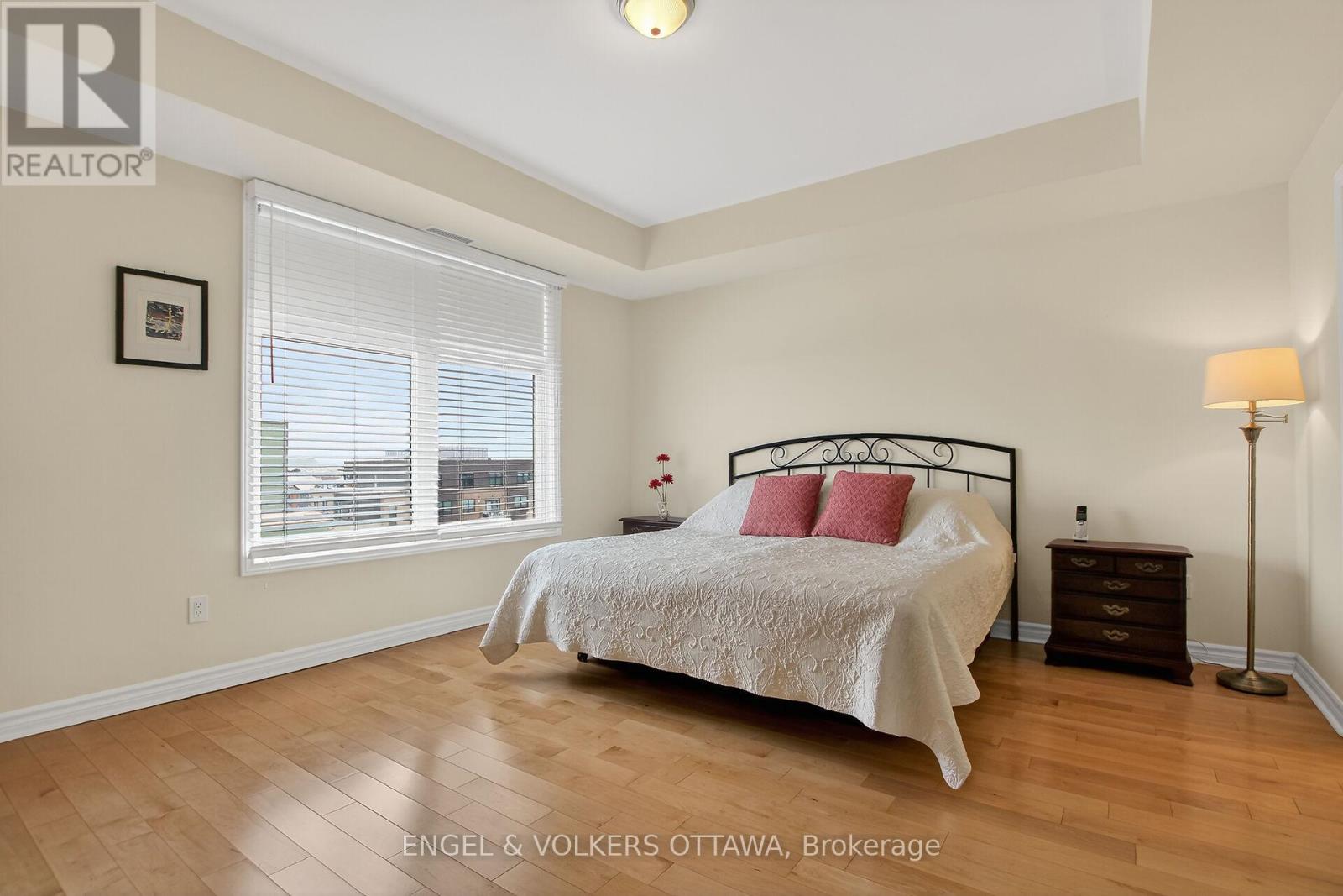 401 - 399 Bayrose Drive W