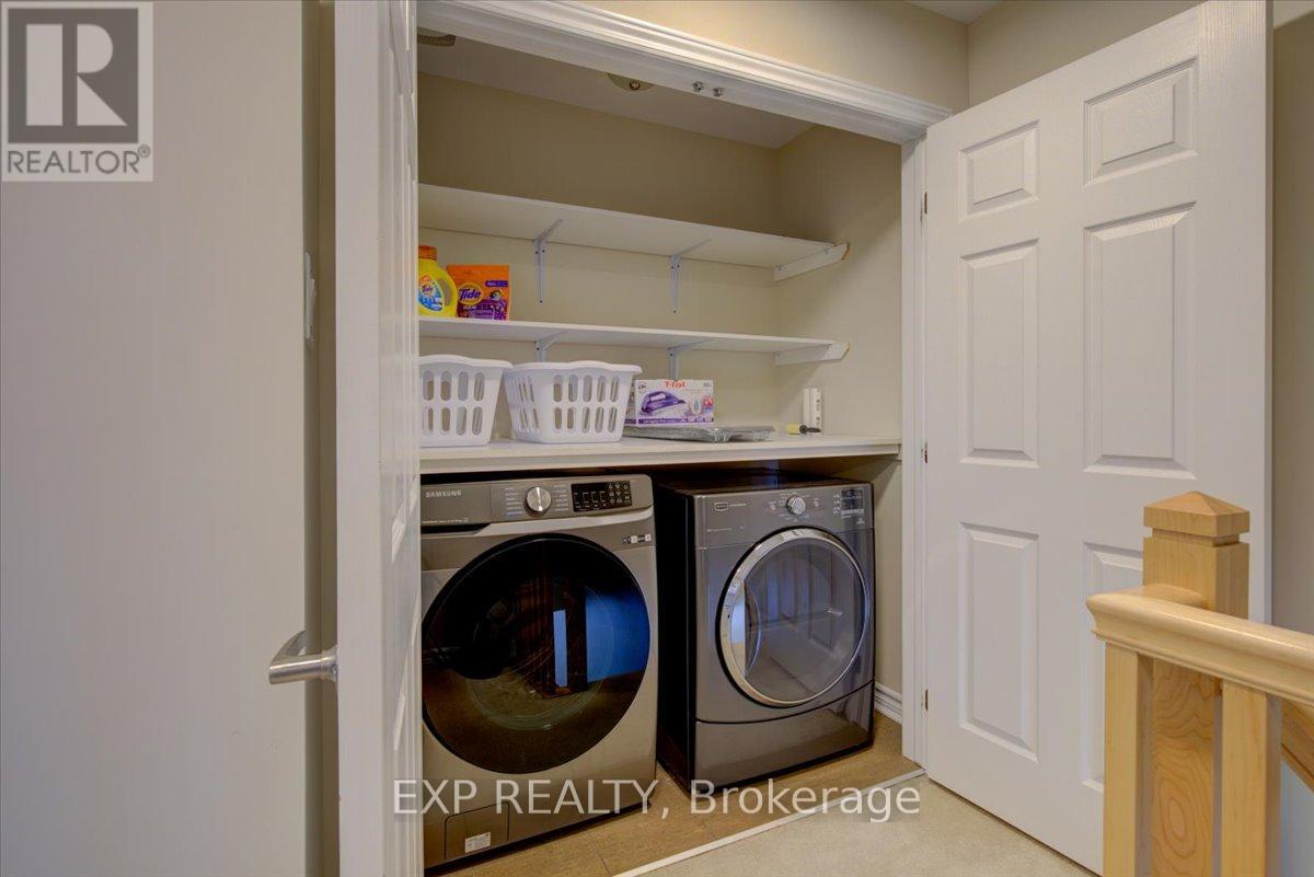 461 Meadowhawk Crescent