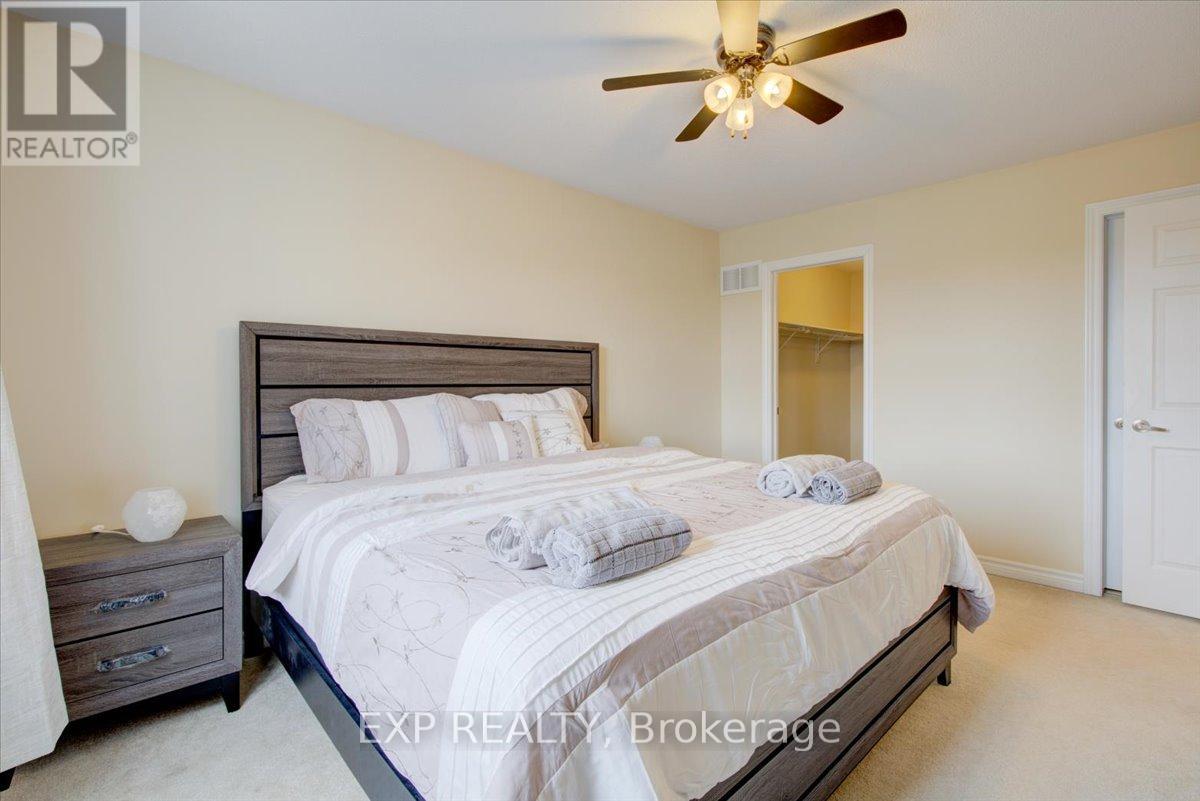 461 Meadowhawk Crescent