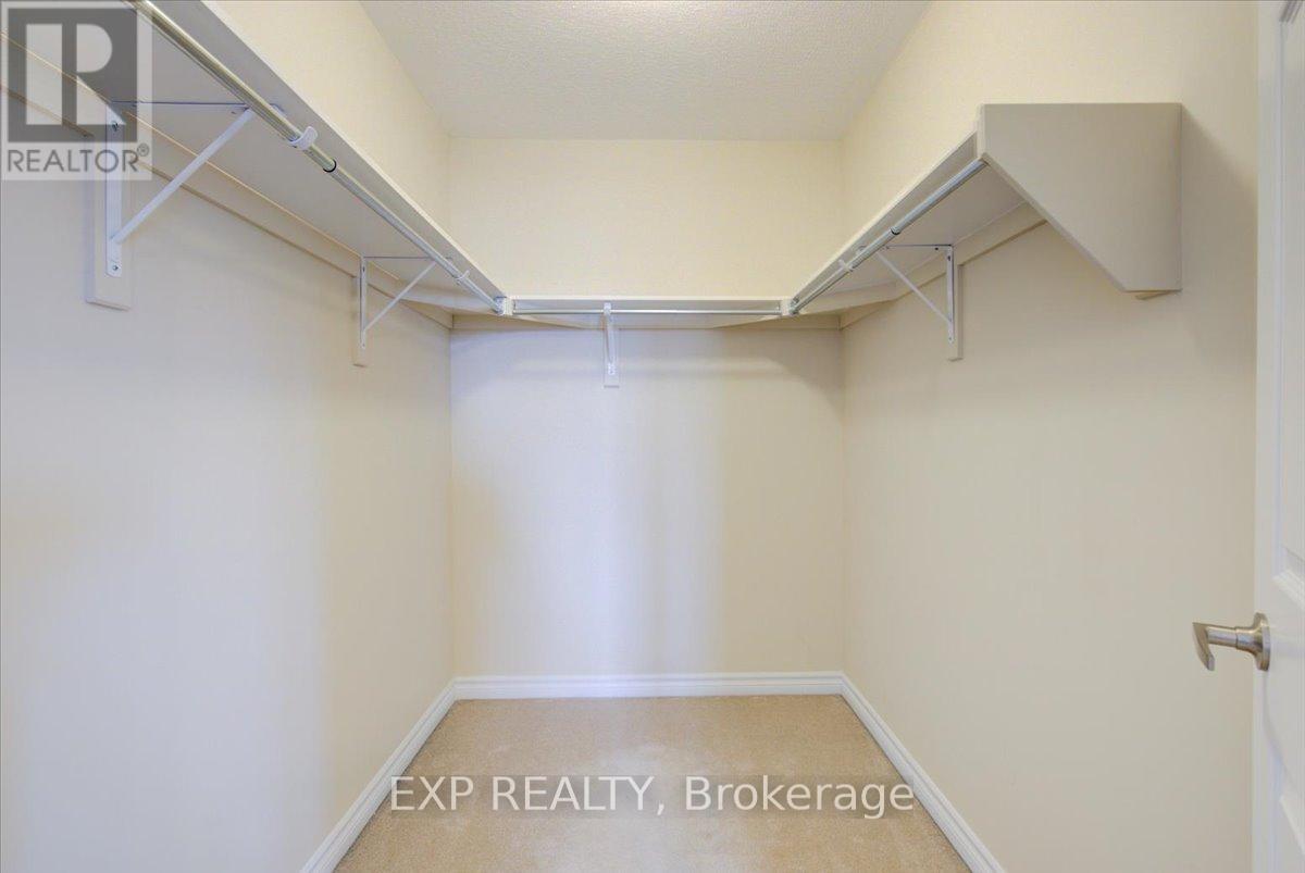 461 Meadowhawk Crescent