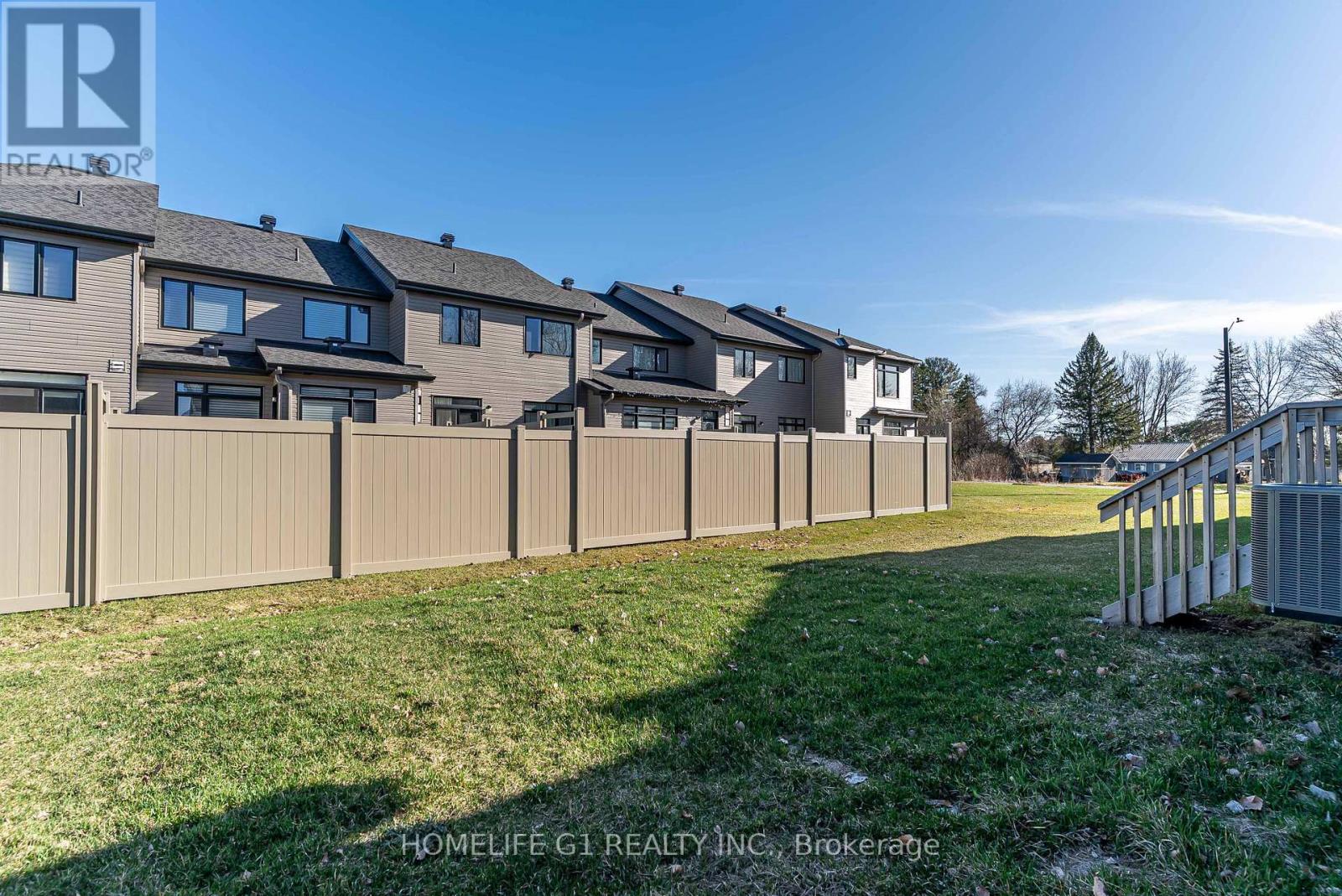 45 Moosonee Crescent