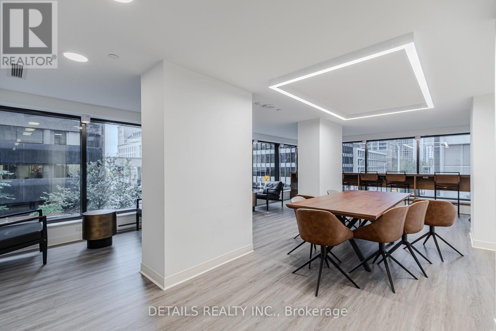 1008 - 340 Queen Street