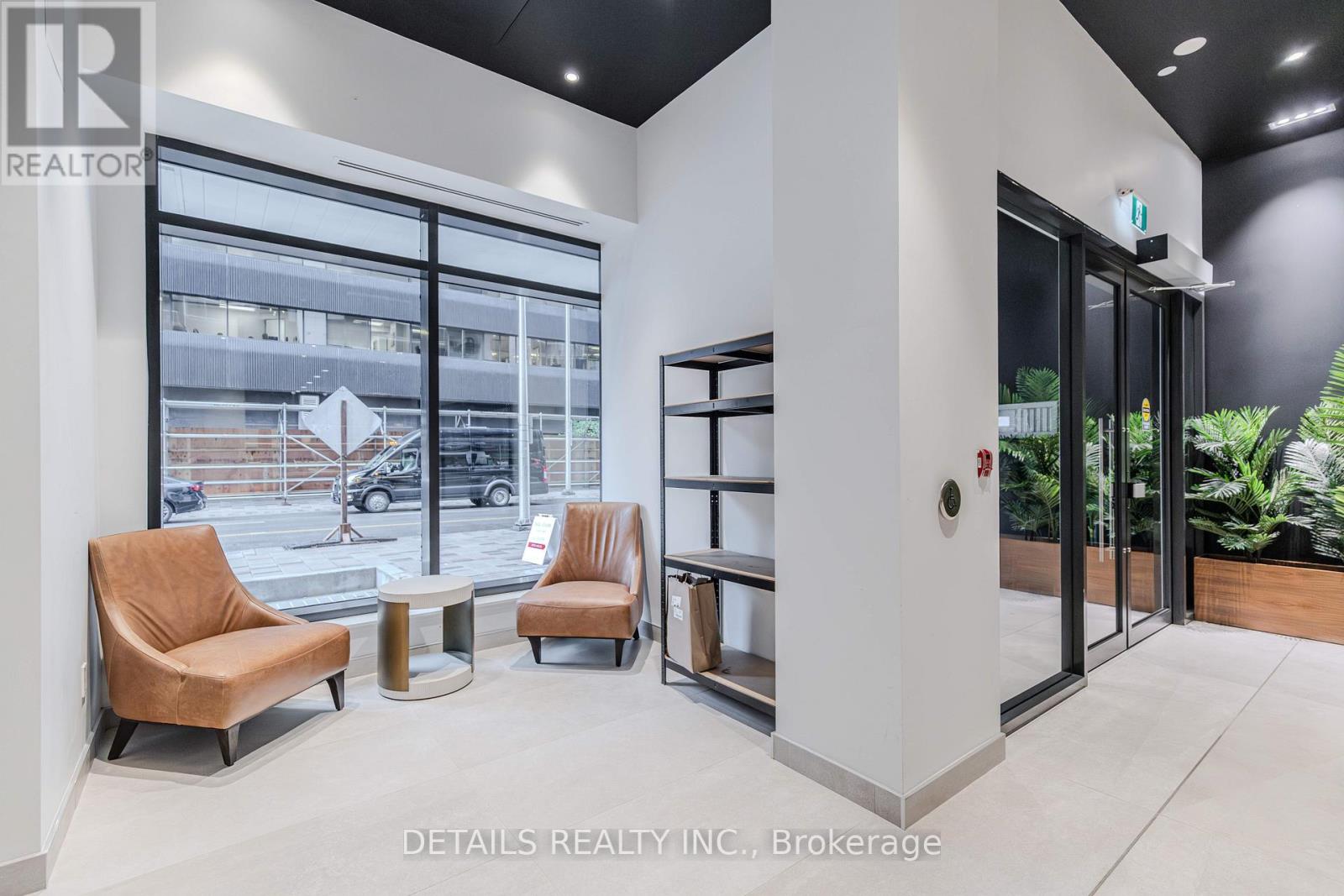 1008 - 340 Queen Street