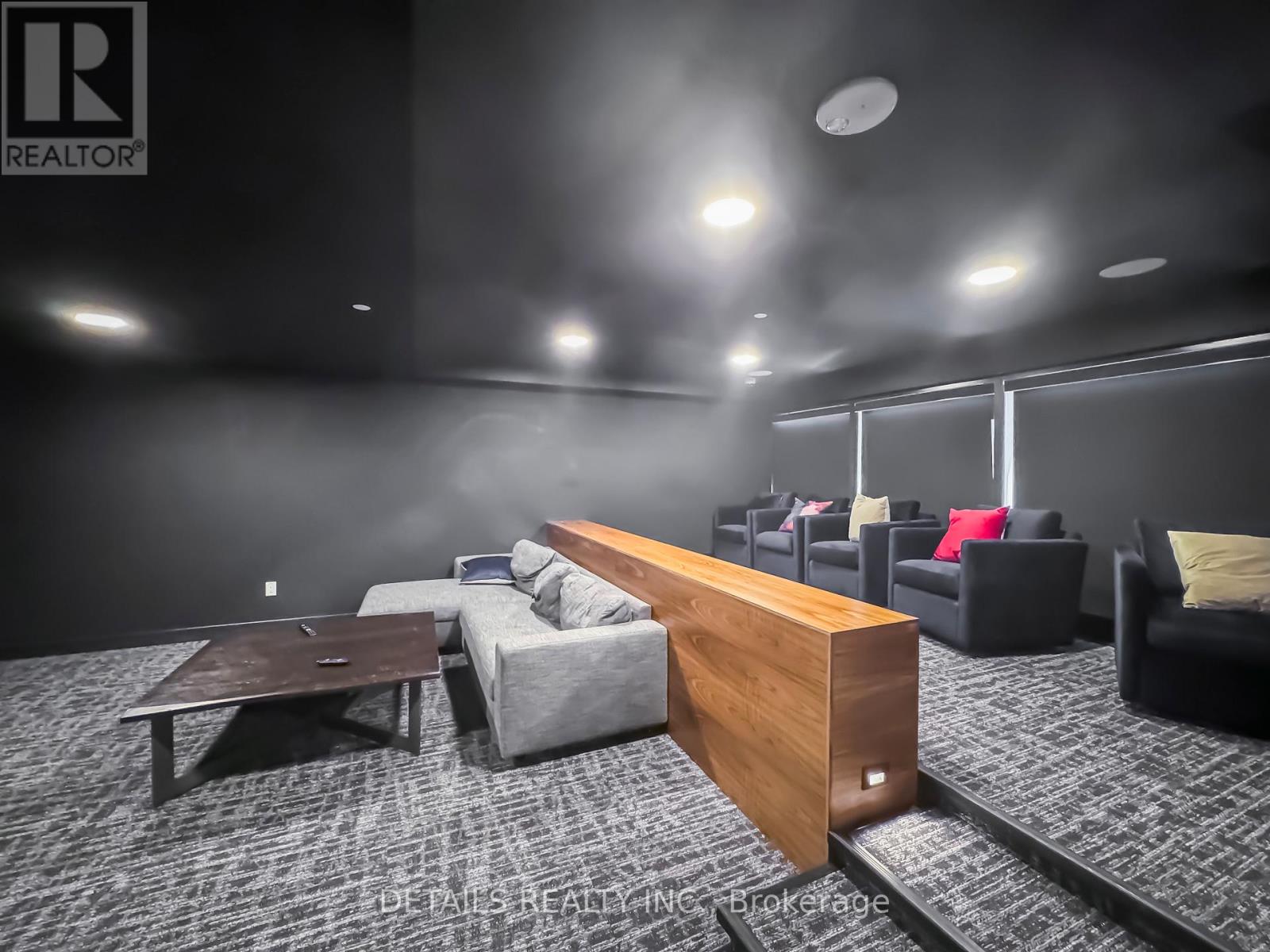 1008 - 340 Queen Street