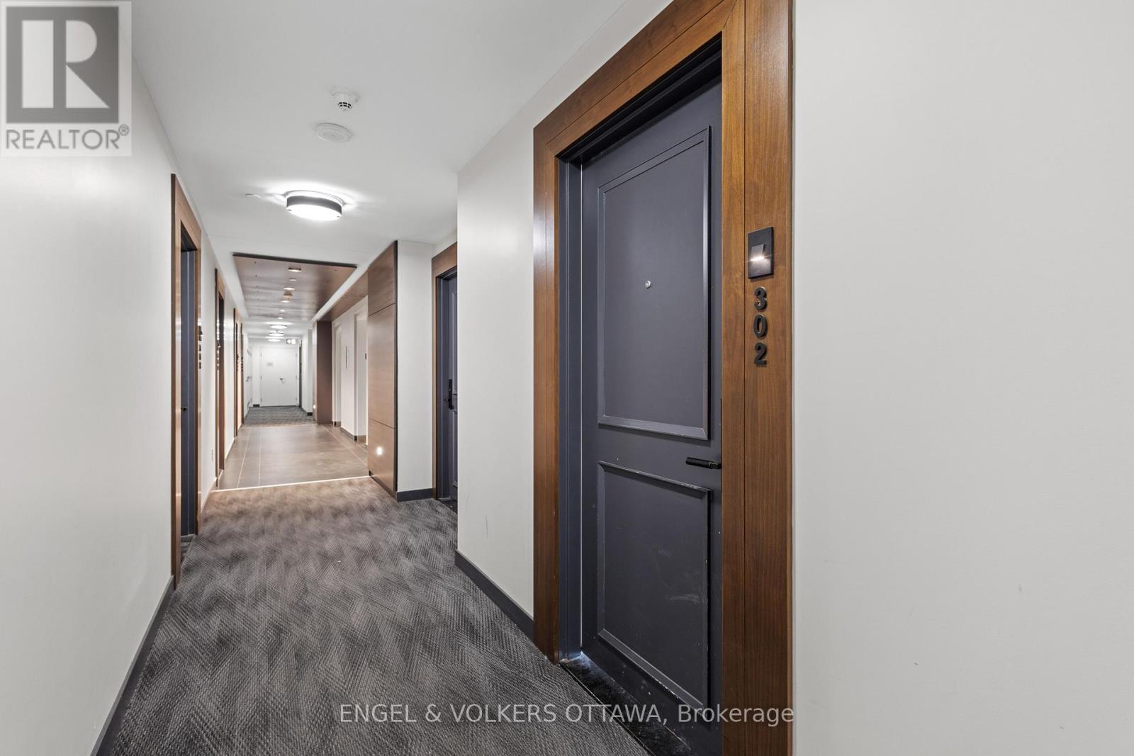 302 - 255 Bay Street