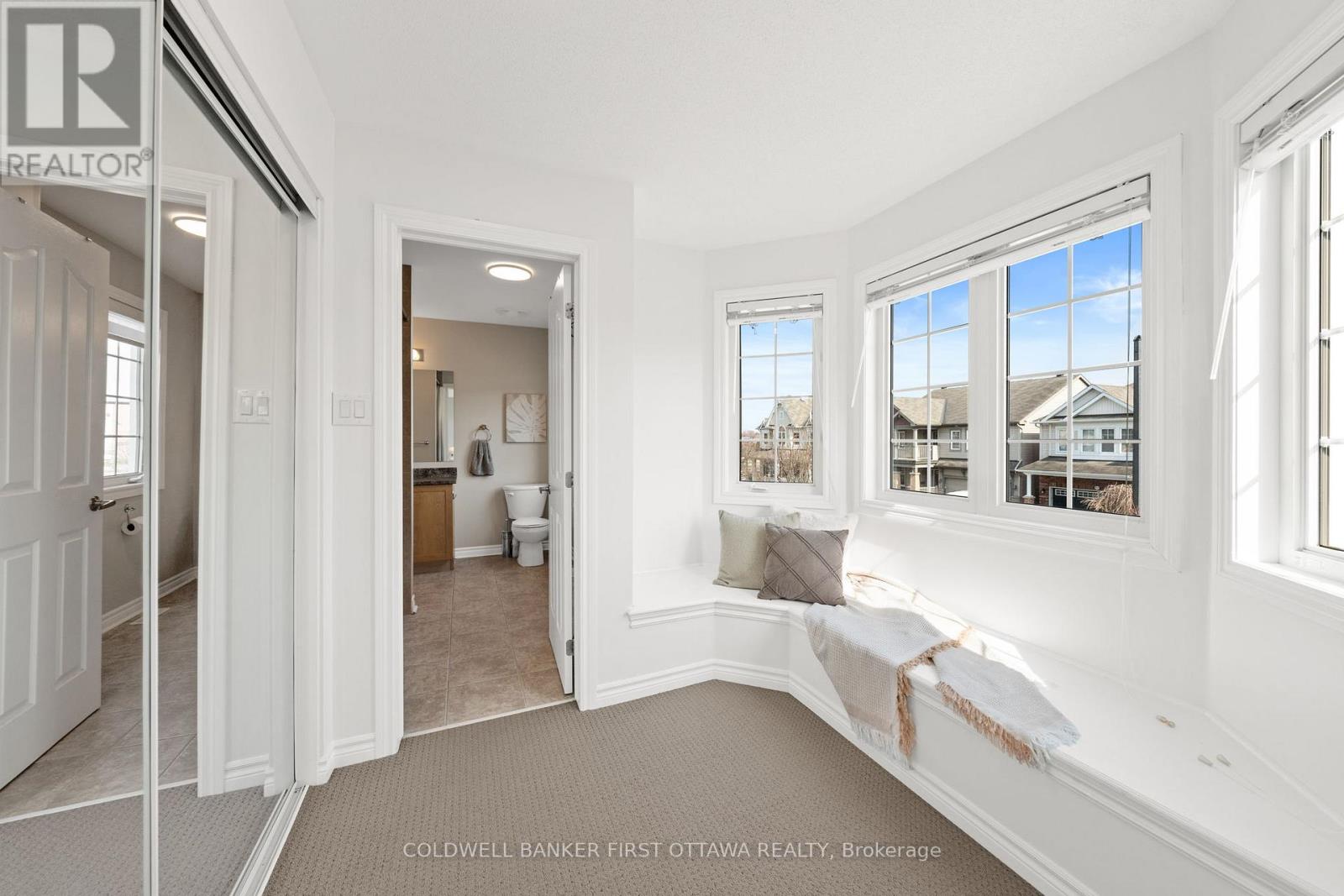 2176 Sunset Cove Circle