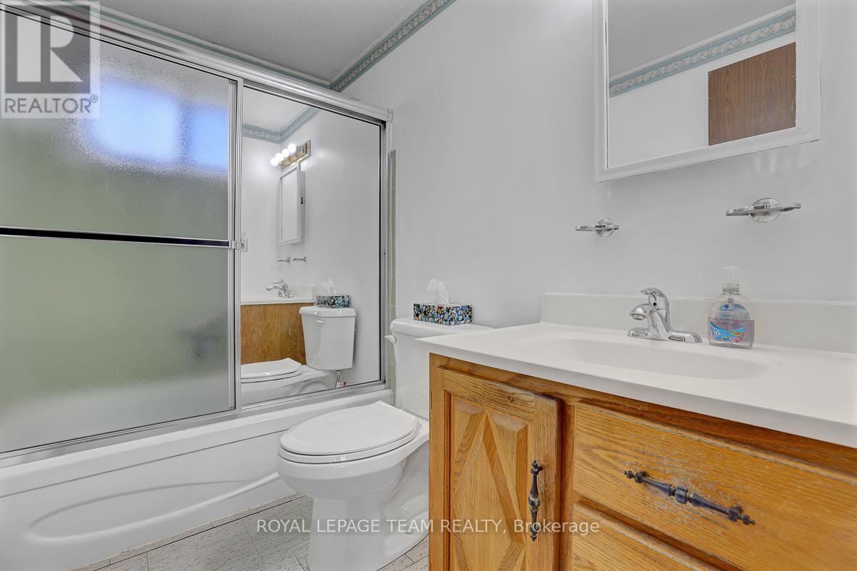 5523 Mitch Owens Road