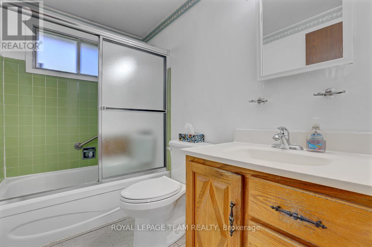 5523 Mitch Owens Road