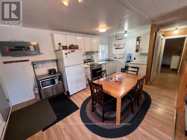 117 Raycroft Peninsula