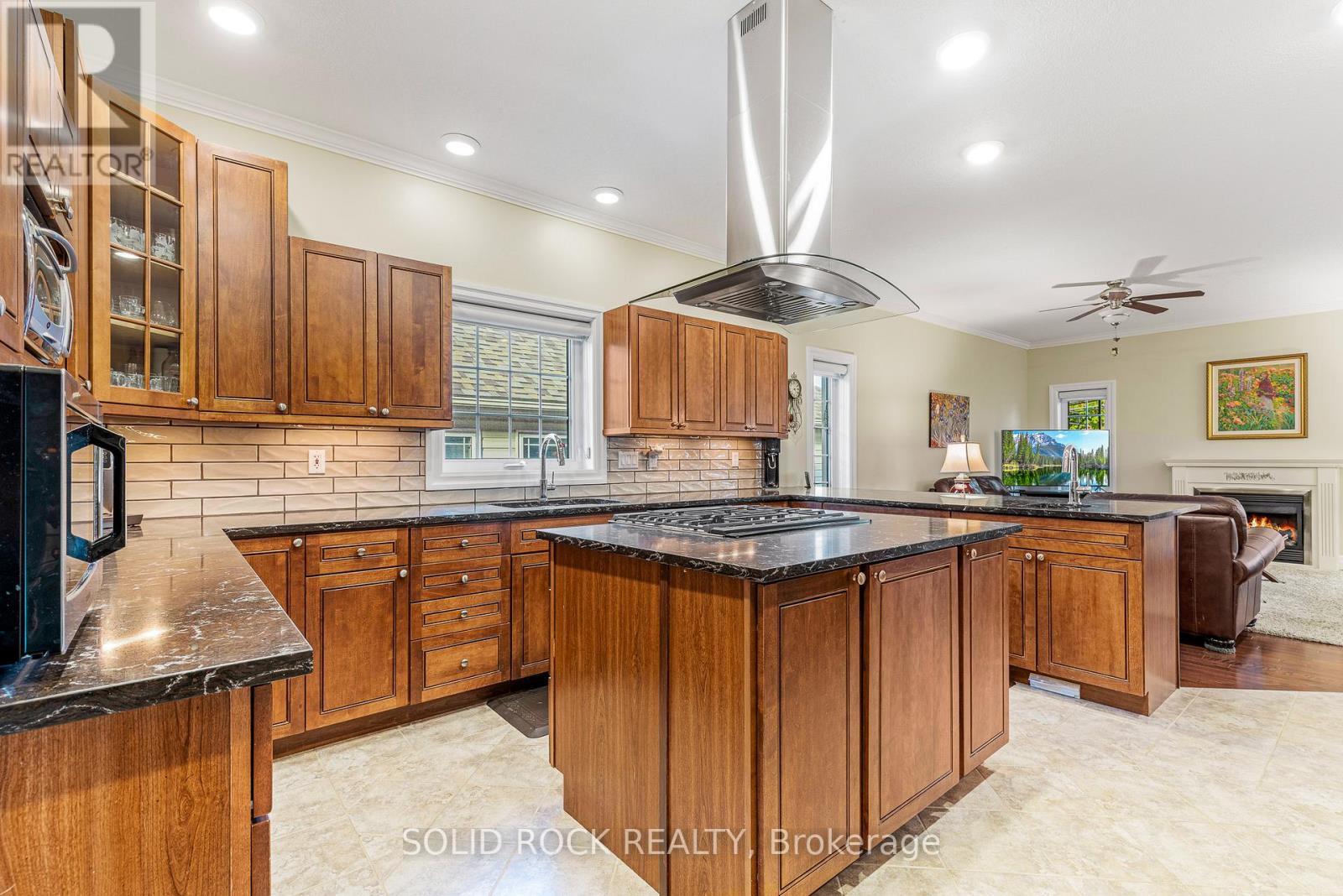 1021 Crestwood Drive