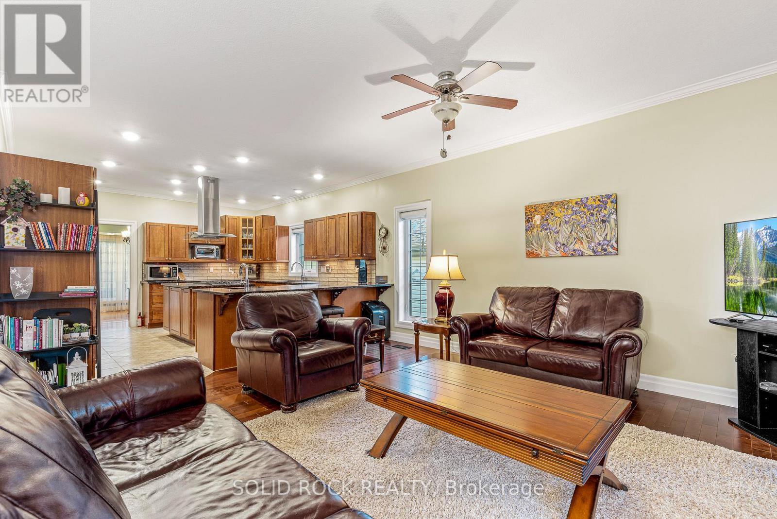 1021 Crestwood Drive