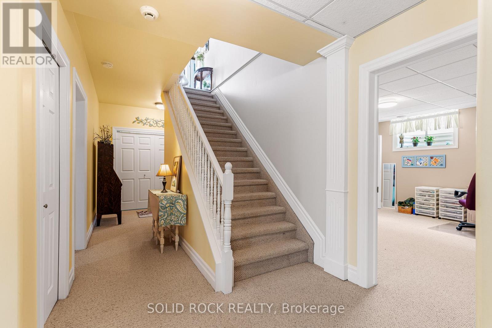 1021 Crestwood Drive