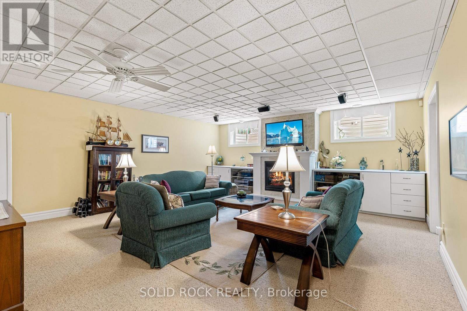 1021 Crestwood Drive