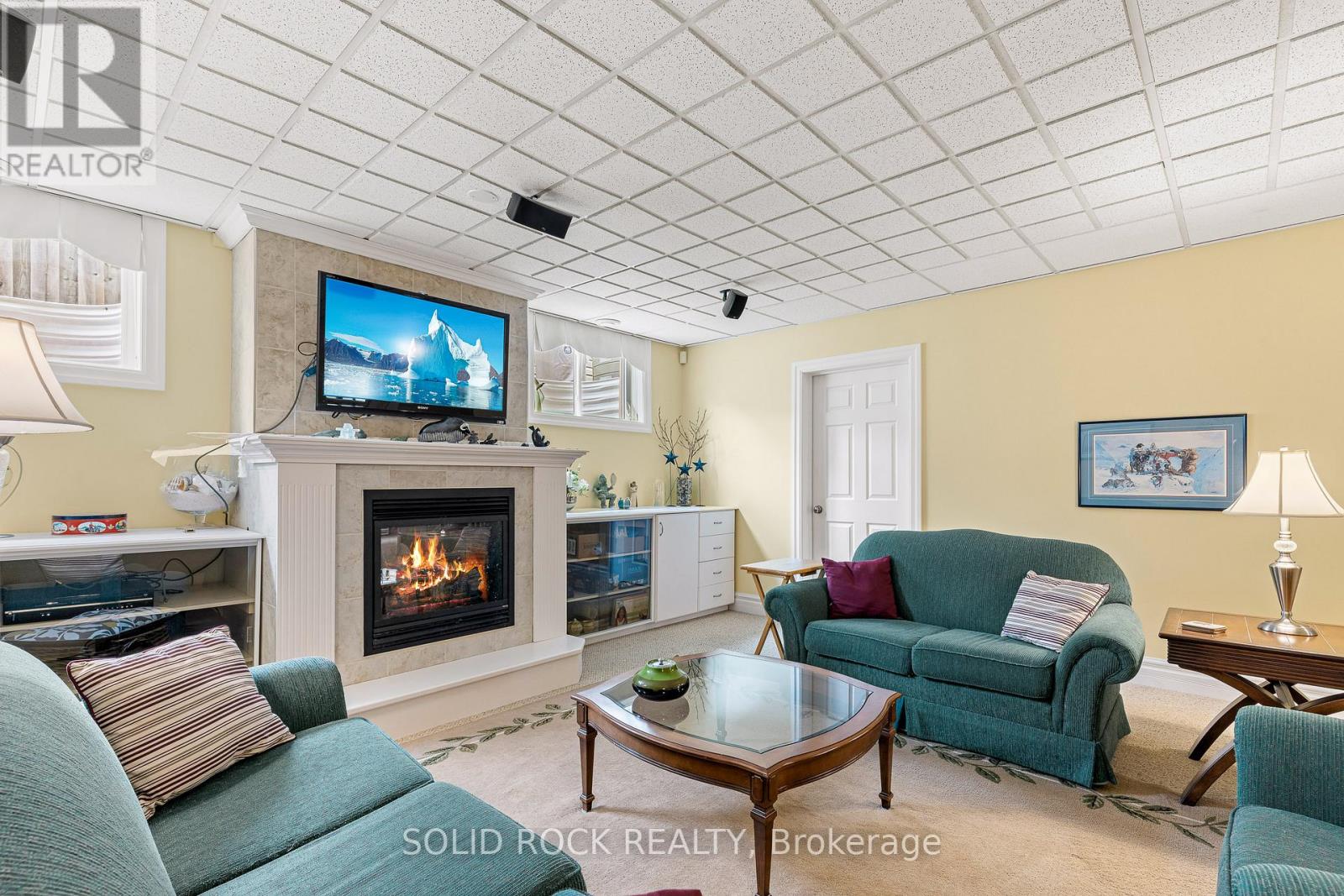 1021 Crestwood Drive