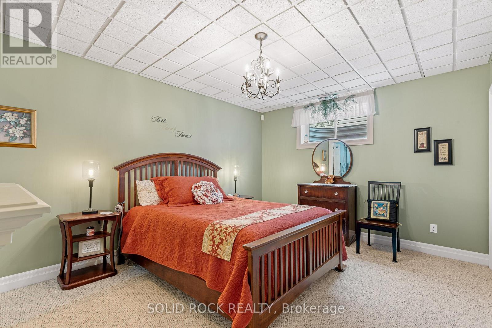 1021 Crestwood Drive