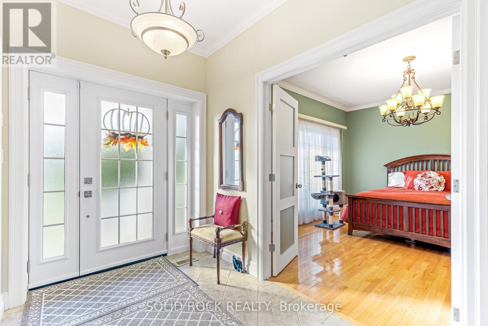 1021 Crestwood Drive