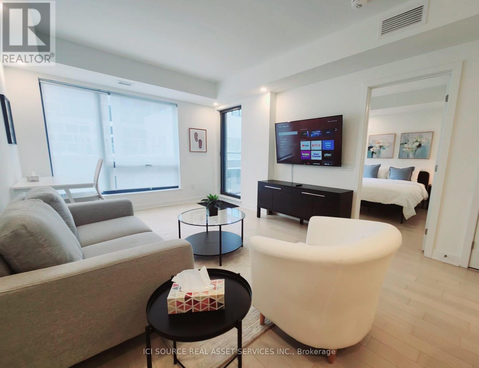 1009 - 340 Queen Street