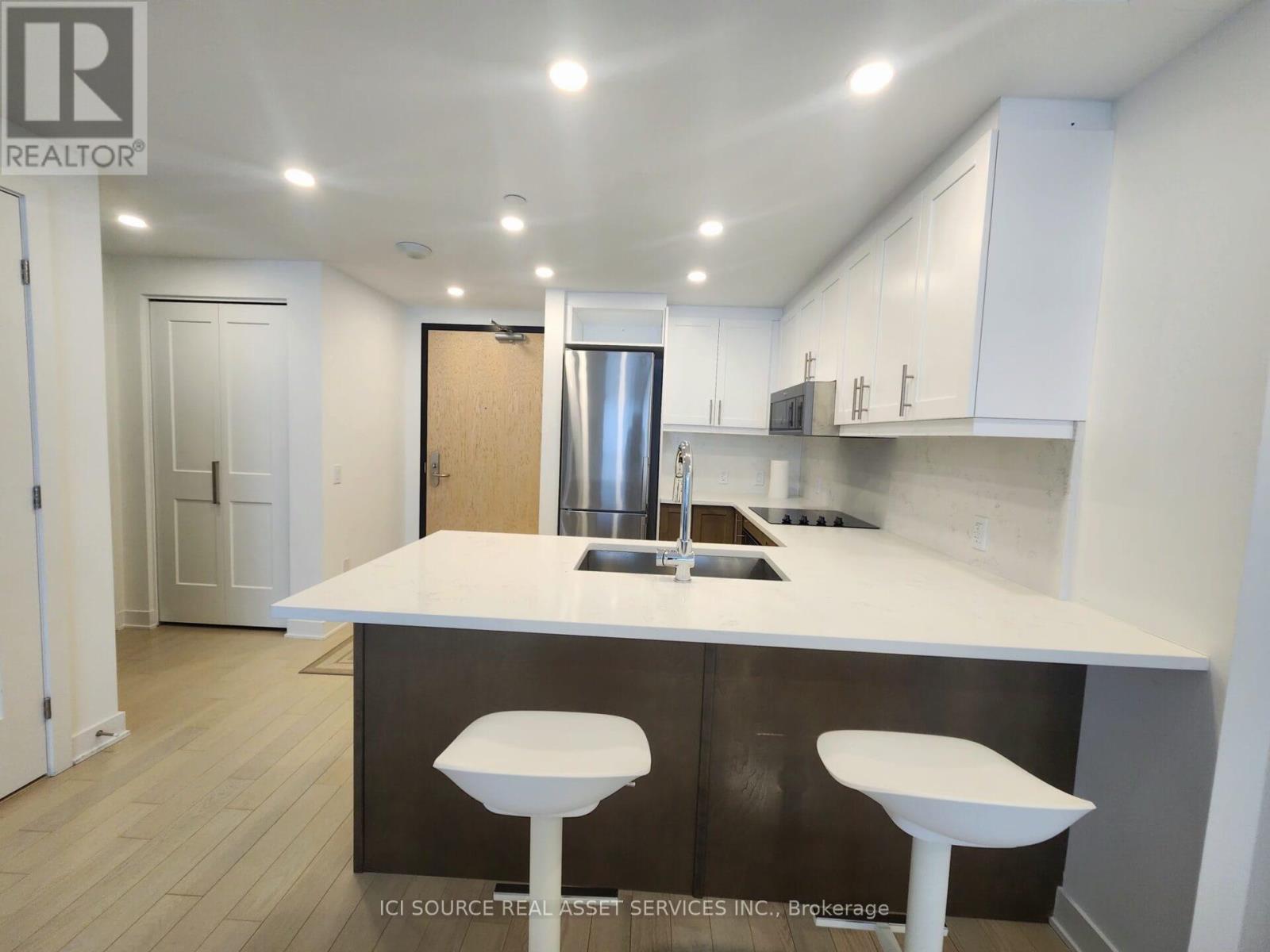 1009 - 340 Queen Street