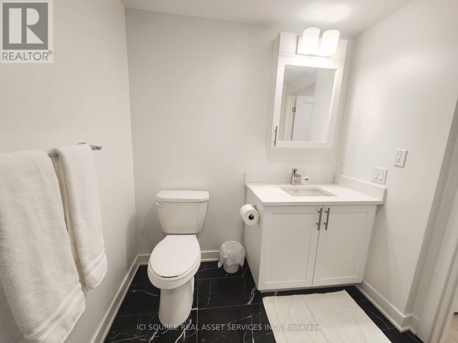 1009 - 340 Queen Street