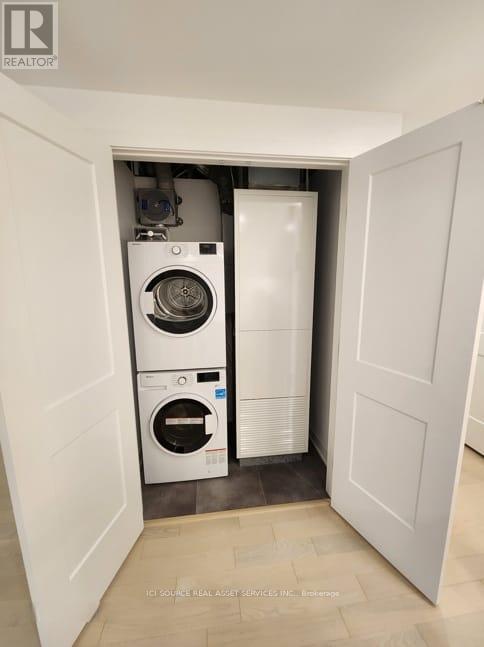 1009 - 340 Queen Street