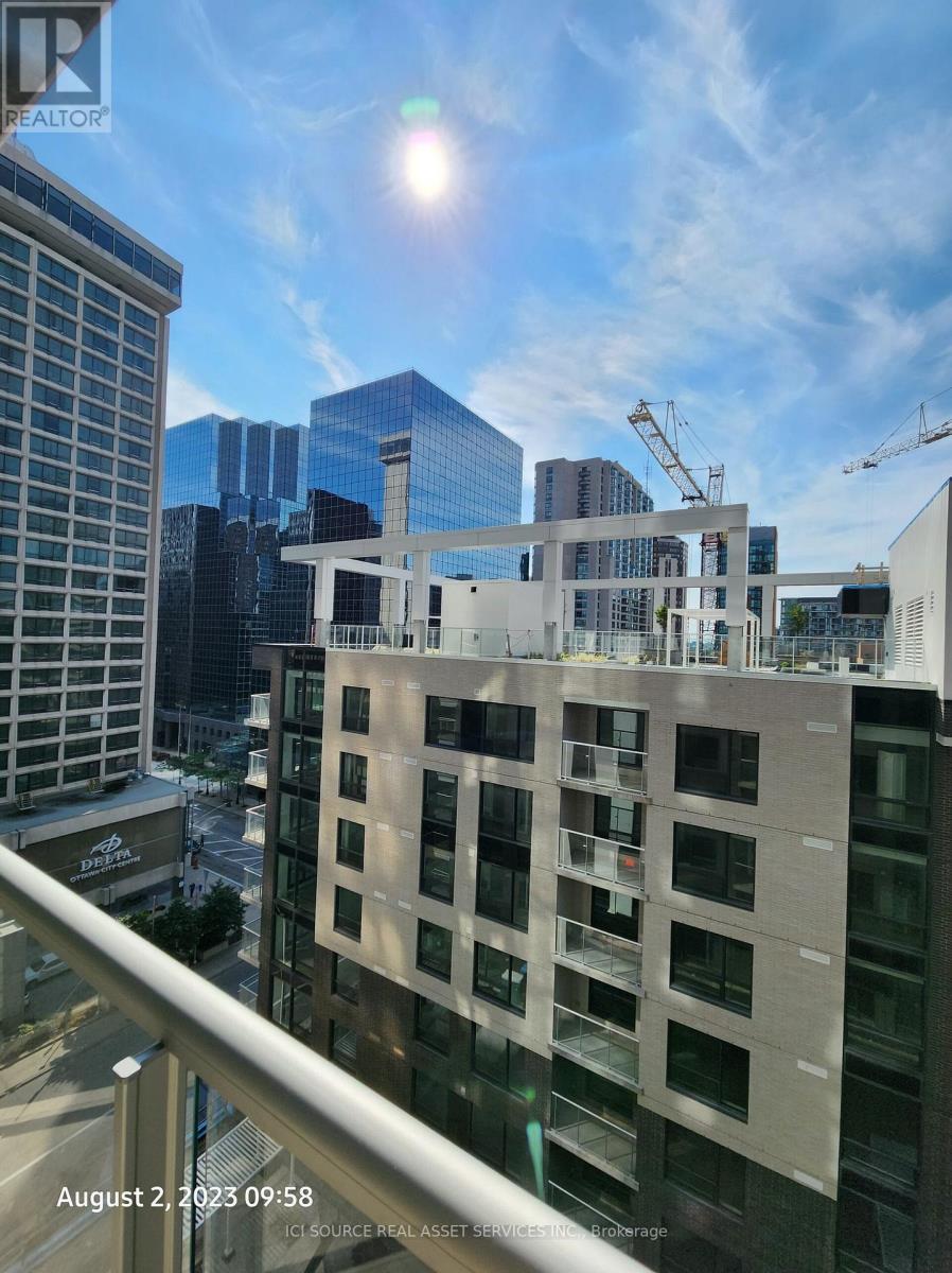 1009 - 340 Queen Street