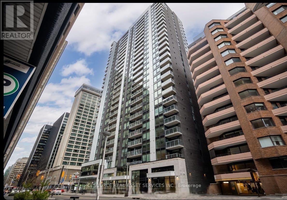 1009 - 340 Queen Street