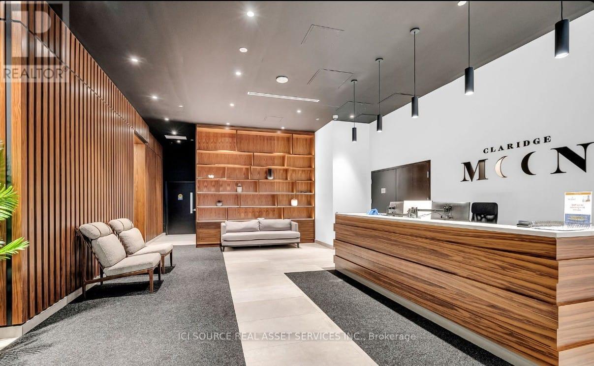 1009 - 340 Queen Street