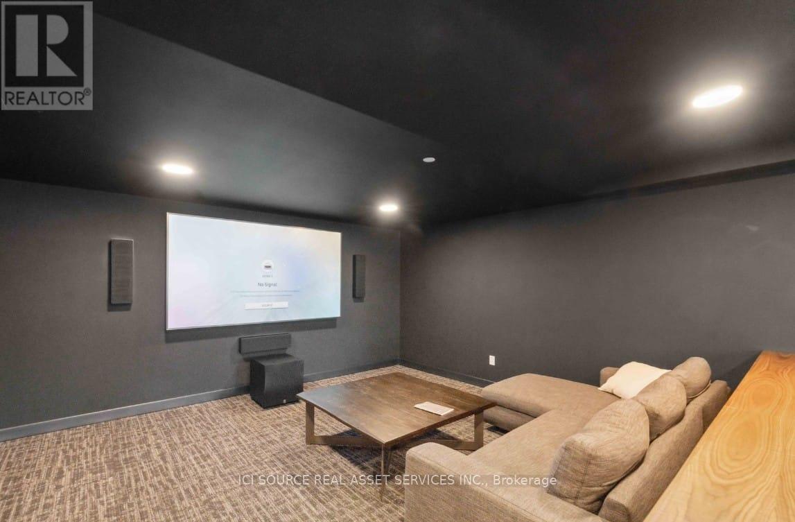 1009 - 340 Queen Street