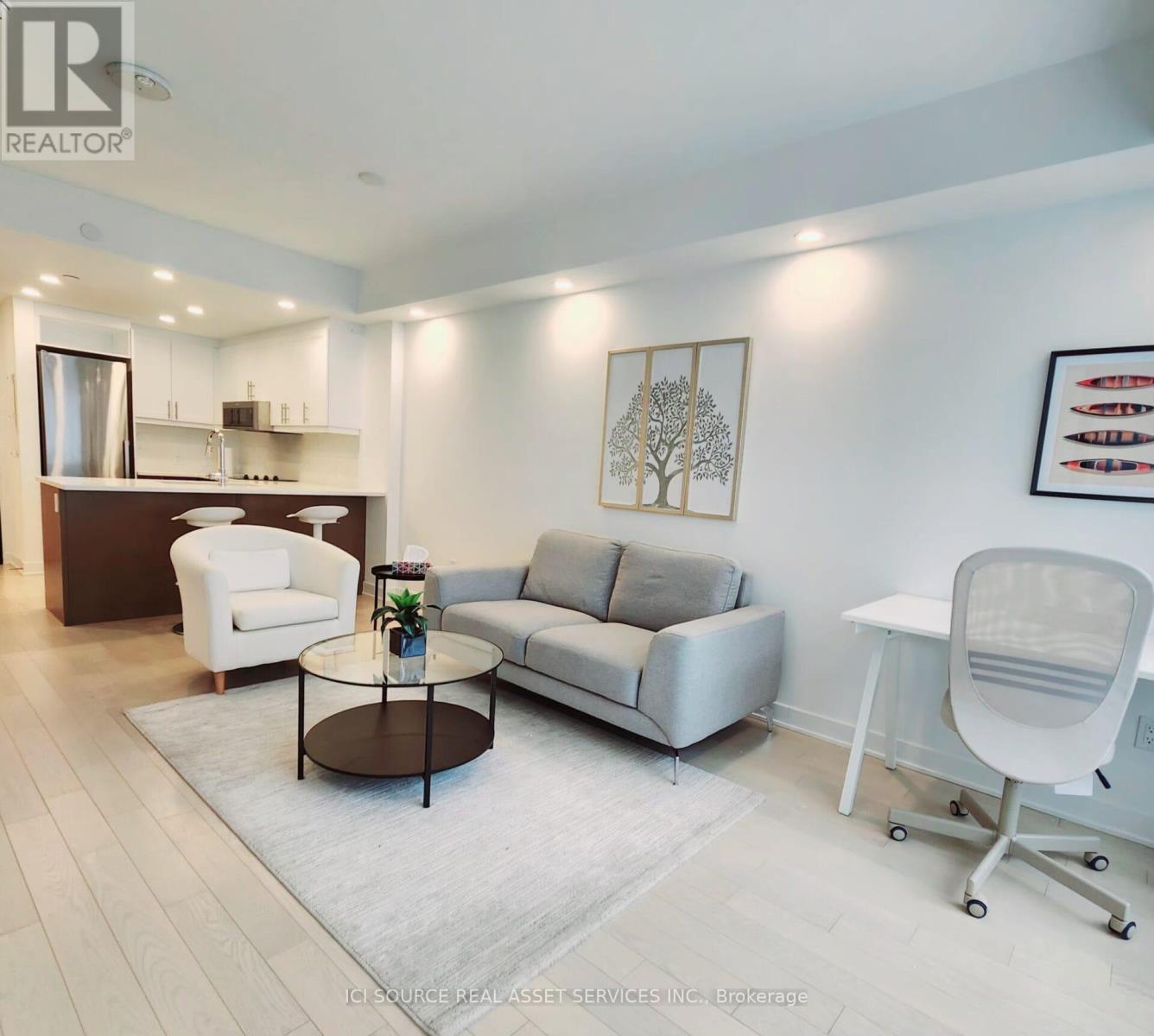 1009 - 340 Queen Street