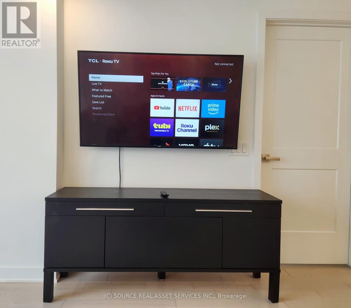 1009 - 340 Queen Street